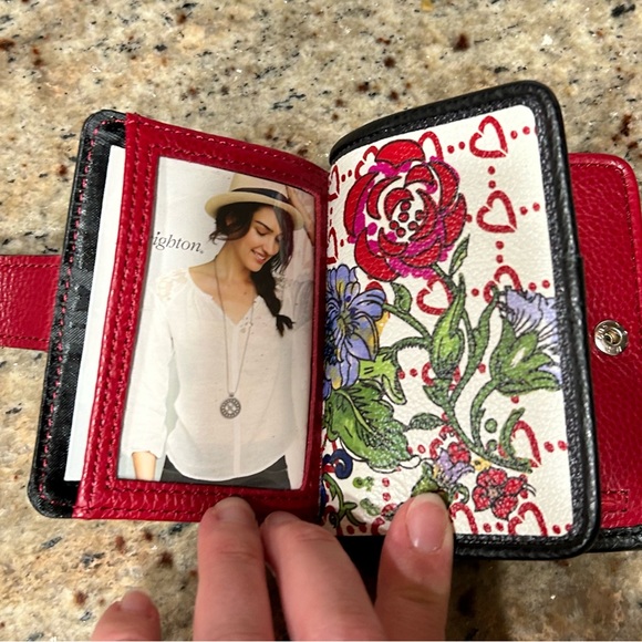 Wallet - Picture 3 of 5